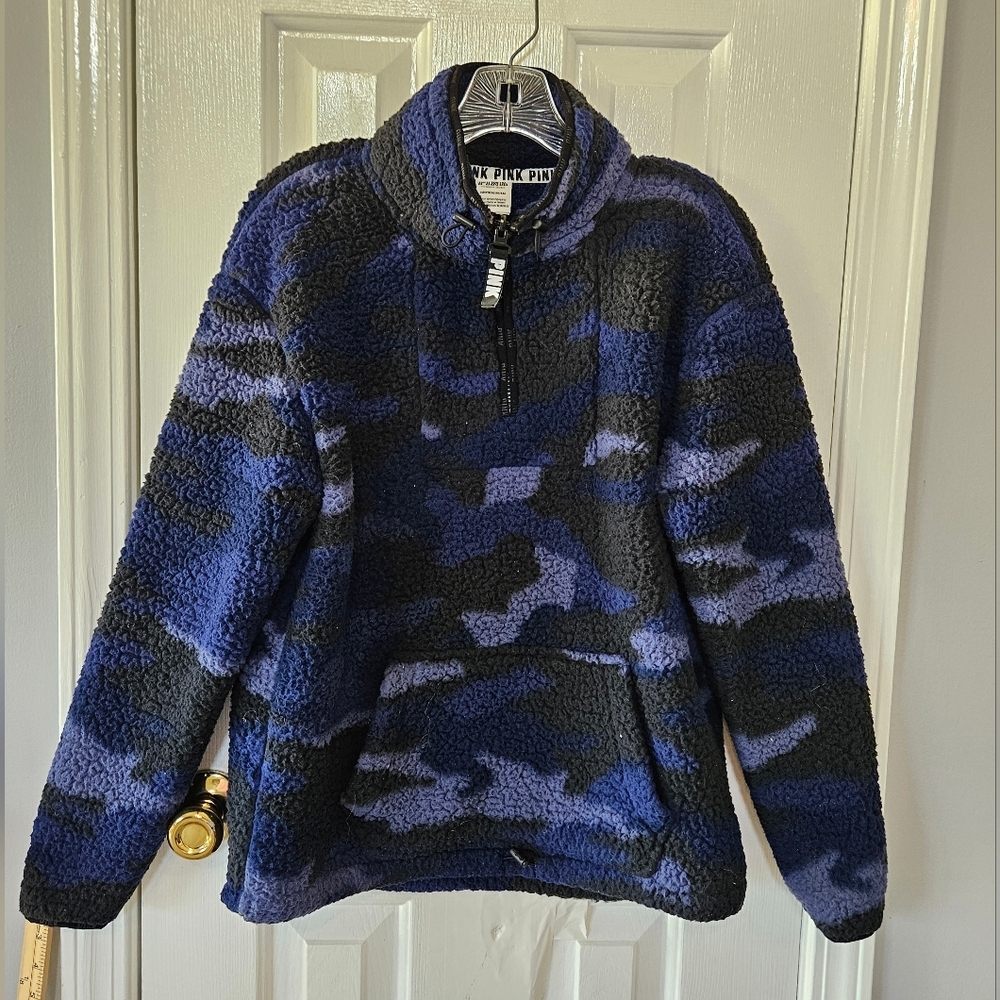 PINK Victoria's Secret Black and Blue Camo Zip-Up Sherpa Sweater Size XS